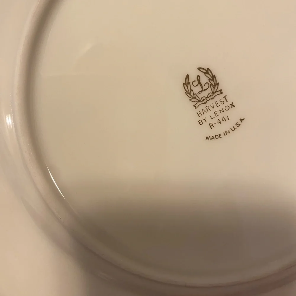 Set Of 8 Lenox Harvest Cream‎ And Gold 8.5”  Plates